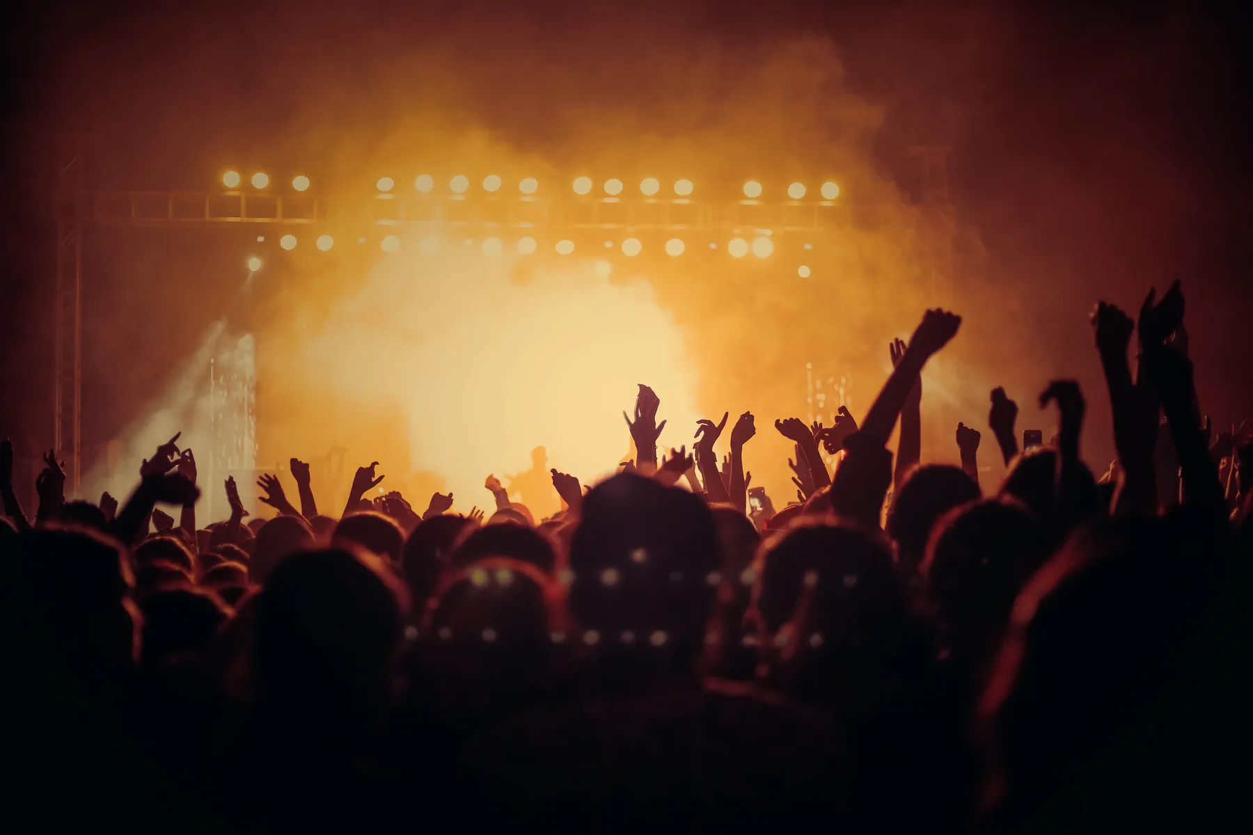 Festival sous des éclairages de scène